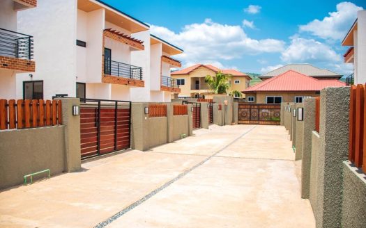 3 Bedroom Townhouse for Sale at Oyarifa